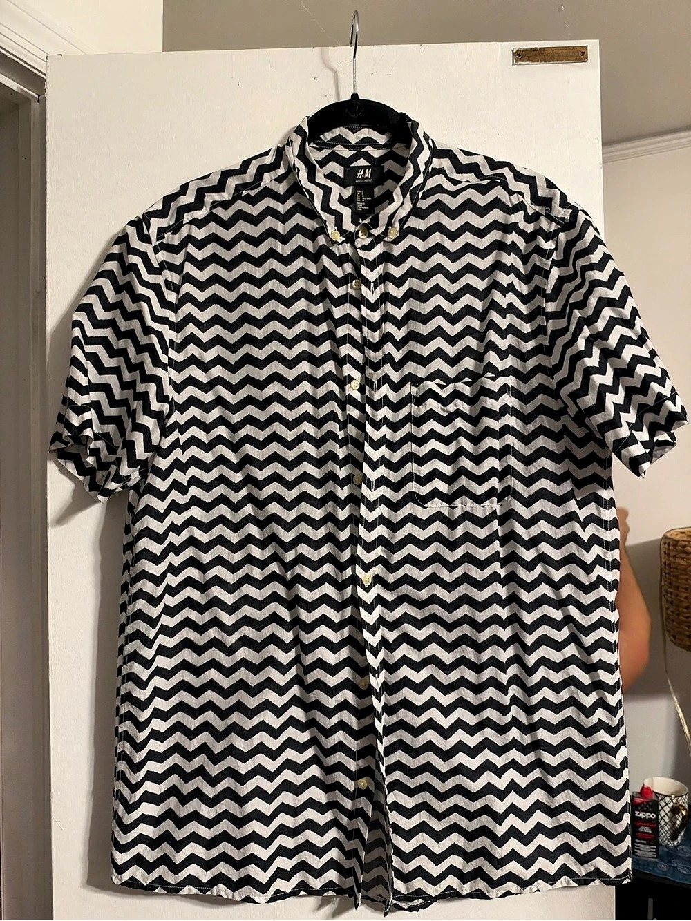 H&M Men's Geometric Button Down Shirt Size Large